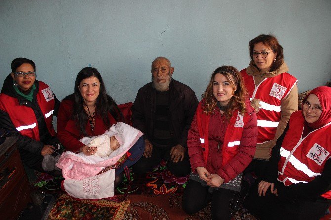 Kızılay, ’Sevgi Bohçası’ Dağıtımlarına Devam Ediyor