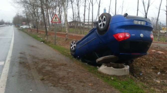 Yoldan Çıkan Otomobil Ters Durabildi