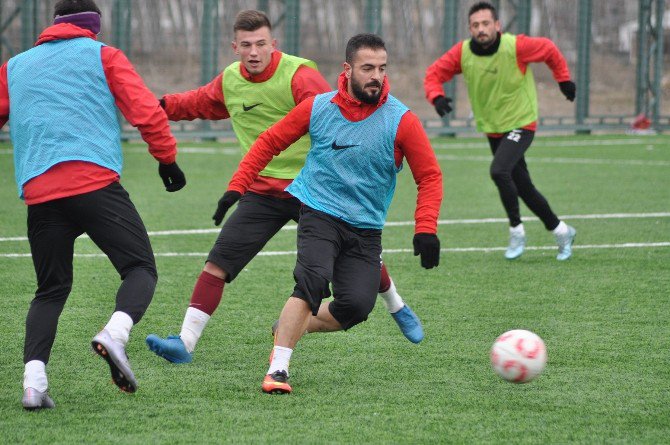 İnegölspor Ergün Penbe İle İlk Maçına Hazırlanıyor