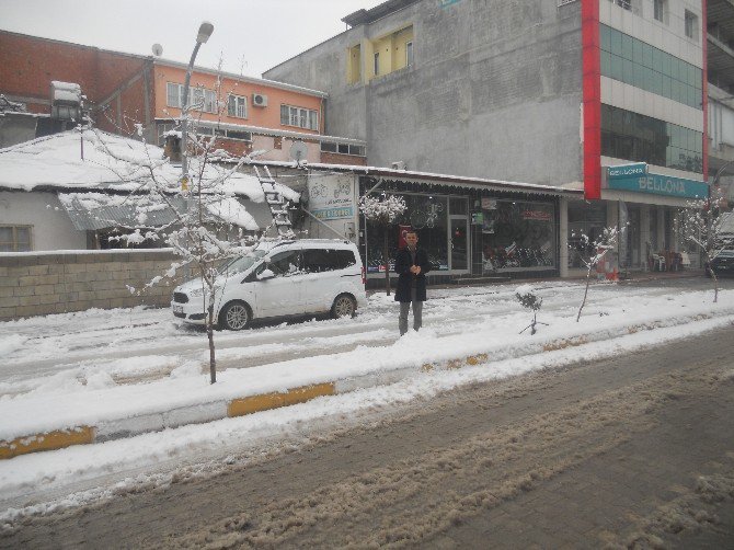 Kayan Kamyonetin Trafiğe Kapattığı Karayolu Yeniden Ulaşıma Açıldı