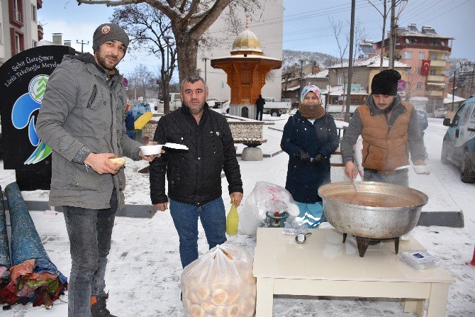 Belediyeden Karda Çorba İkramı