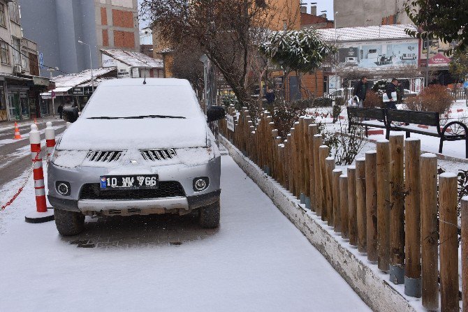 Dursunbey’de Kar Yağışı Yeniden Etkili Oluyor