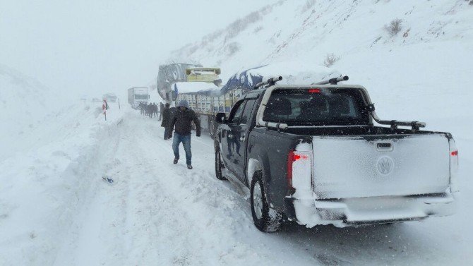 Erzurum - Bingöl Yolu Ulaşıma Kapandı