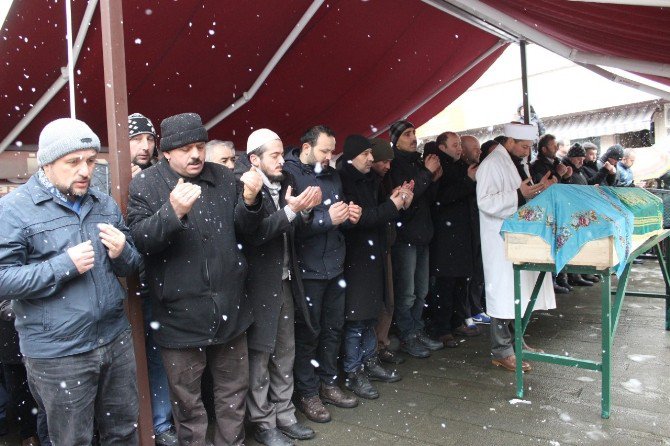 Ordu’daki Trafik Kazasında Hayatını Kaybeden Elif Kefal Toprağa Verildi