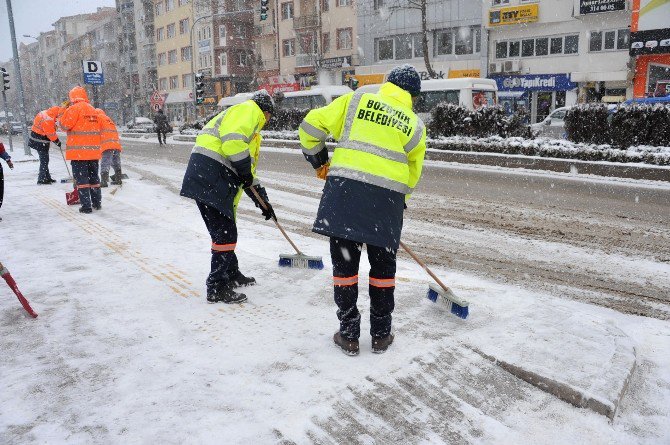 Bozüyük’te Yoğun Kar Yağışı İlçeyi Etkisi Altına Aldı