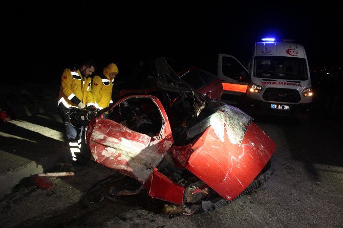 Tekirdağ’da İşçi Servisi İle Otomobil Çarpıştı: 1 Ölü, 1 Yaralı