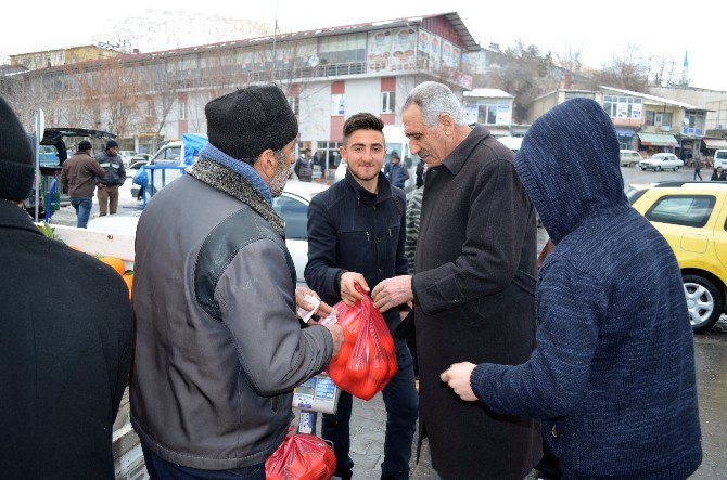 Mandalina Ve Portakal Satışı Esnafın Yüzünü Güldürdü