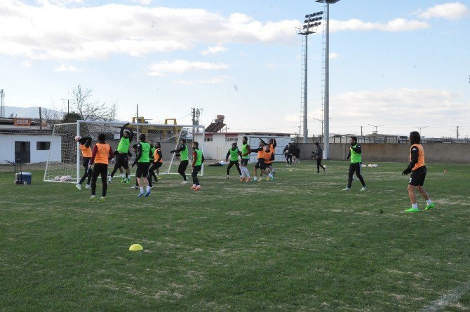 Nazilli Belediyespor Kanat Varyasyonları Ve Taktik Çalıştı