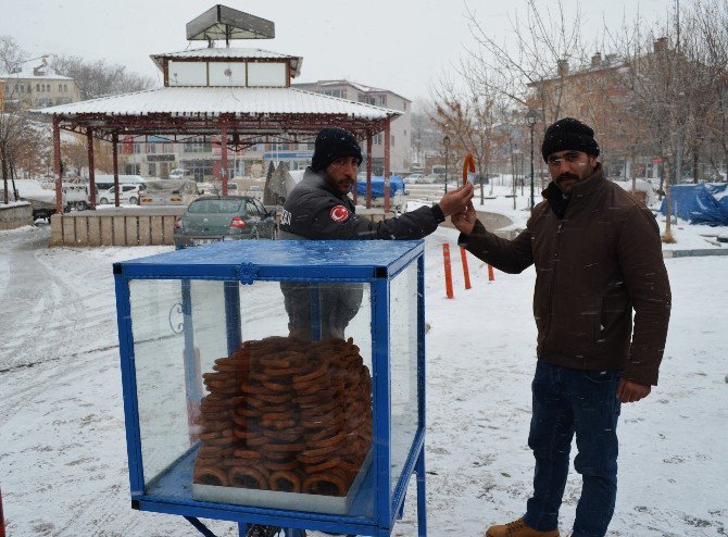 Halka Tatlısı İşsizlerin Geçim Kaynağı Oldu