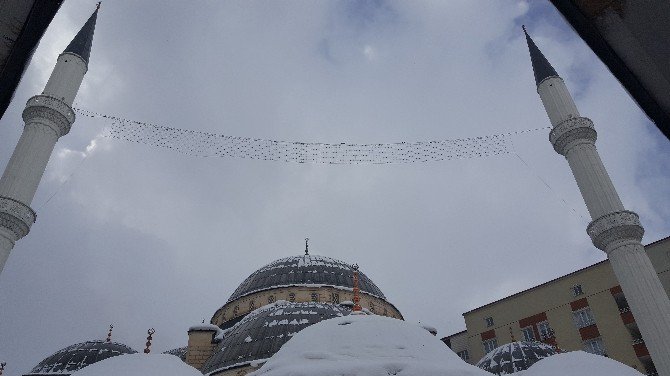 Tatvan’da Kar Yağışı