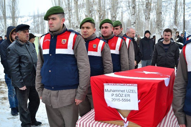 Uzman Erbaş Uzel, Anne Ve Babasıyla Toprağa Verildi