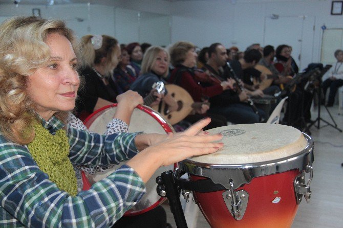 Nilüfer Kadın Korosu, Kızıl Ordu Korosu’nu Anacak