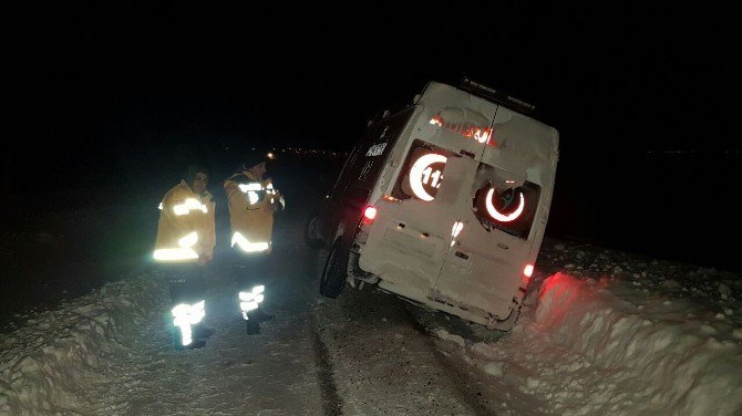 Hasta Kurtarmaya Giden 112 Ekipleri Yolda Mahsur Kaldı