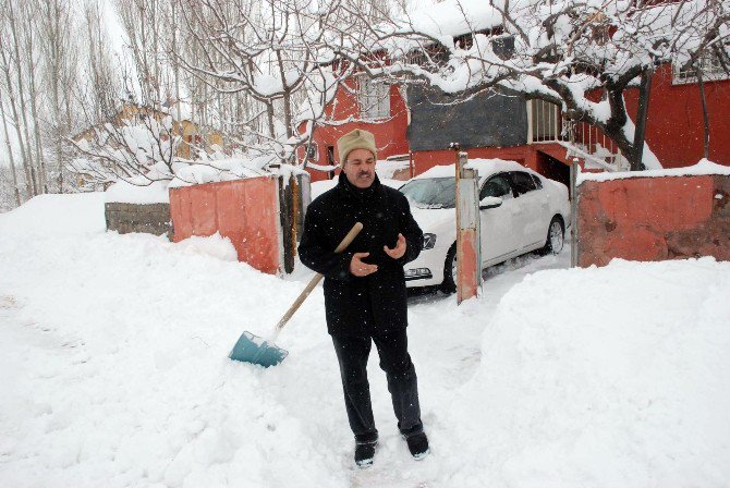 Bitlis’te Kar 312 Köy Yolunu Ulaşıma Kapattı