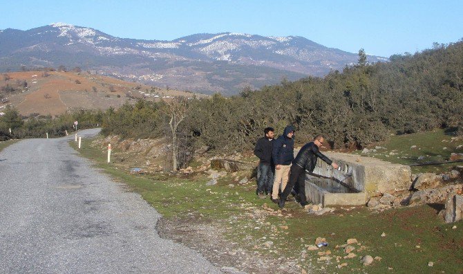 Bu Çeşmeden Su İçen Şifa Buluyor