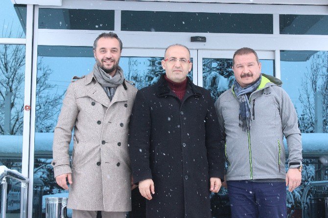 Düzcespor’dan Hakan Zengin’e Teşekkür Ziyareti