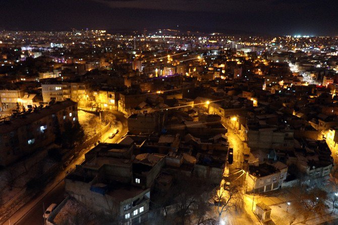 Buzlanan Yollara Tuz Da Çare Olmadı