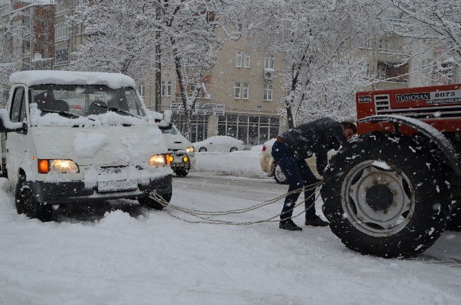 Bafra’da Sürücülerin Karla İmtihanı