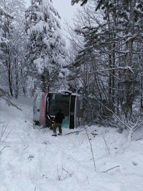 Sinop’ta Otobüs Kazası: 1 Yaralı