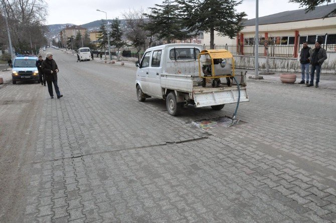 Söğütte Karasinek Ve Sivrisineklere Karşı Kışlak İlaçlama Yapıldı