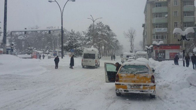 Tatvan’da Hayat Durma Noktasına Geldi