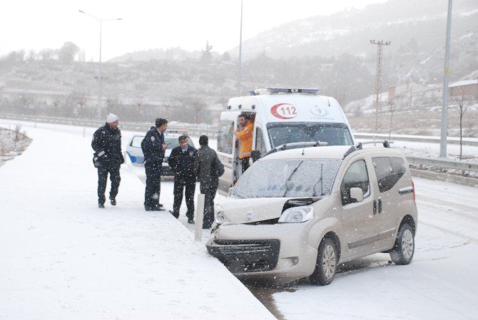 Tokat’ta Kar Yağışı Ve Buzlanma Kazalara Yol Açtı