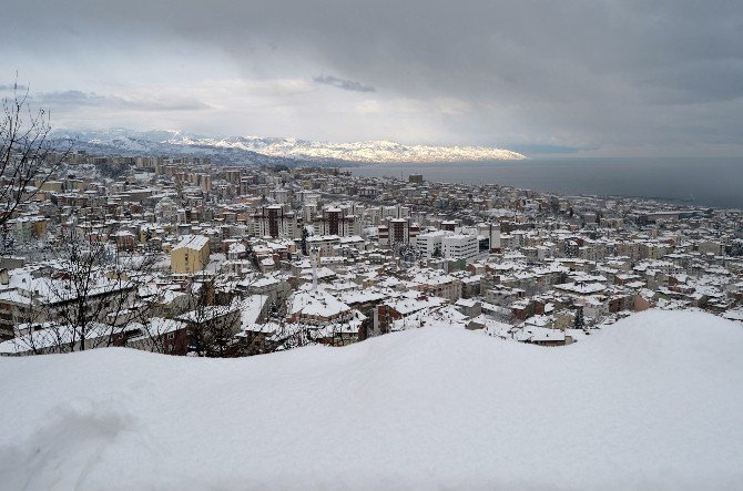 Trabzon Şehir Merkezi 1 Yılın Ardından Karla Tanıştı