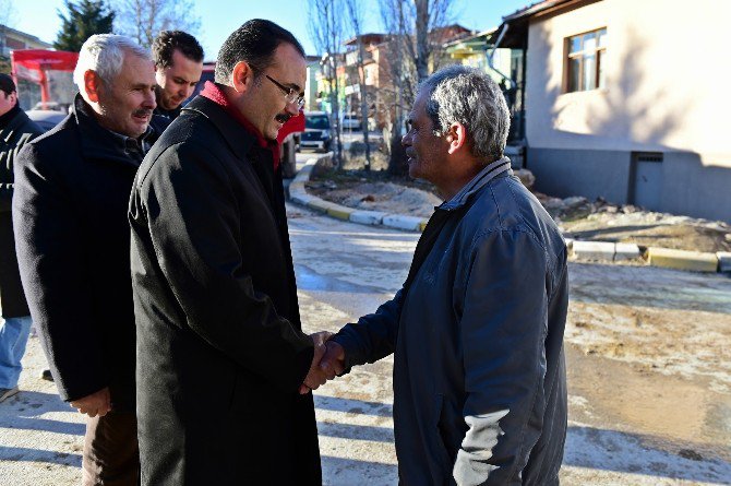 Uşak Belediyesi Pazar Mesaisinde