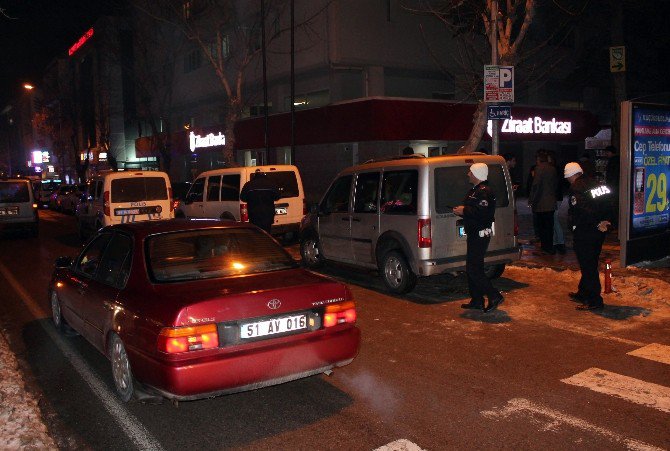 Niğde Emniyet Müdürlüğü Yakınında Şüpheli Araç Paniği