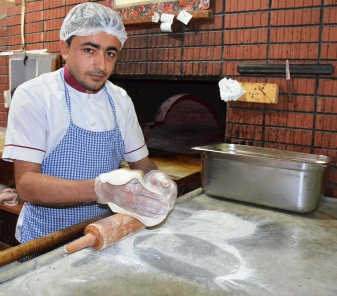 Malatyalı İşletmecinin Patentini De Aldığı ’Balıklı Pizza’ İlgi Görüyor