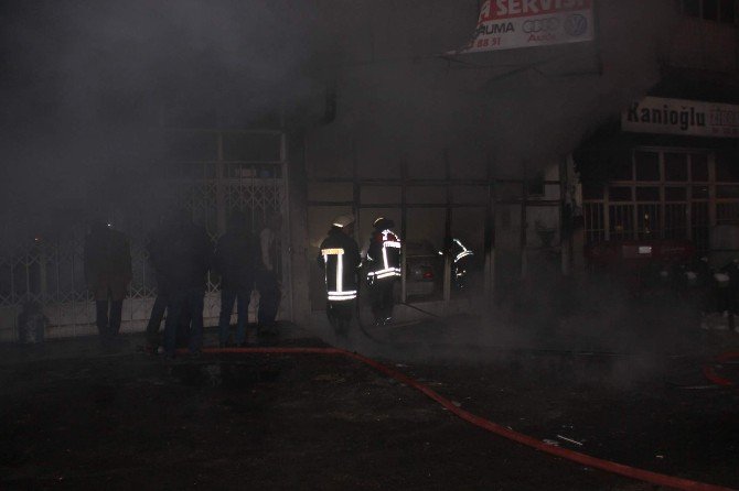 Yeni Sanayi’de Çıkan Yangın Maddi Hasara Neden Oldu