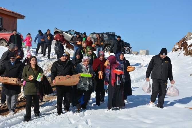 Kilis Belediyesinden Doğa Hayvanlarına Gıda Takviyesi