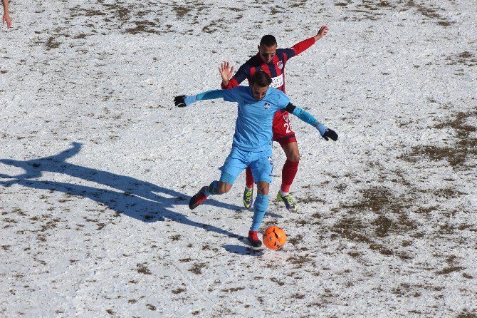 1461 Trabzonspor Niğde’de Buz Kesti