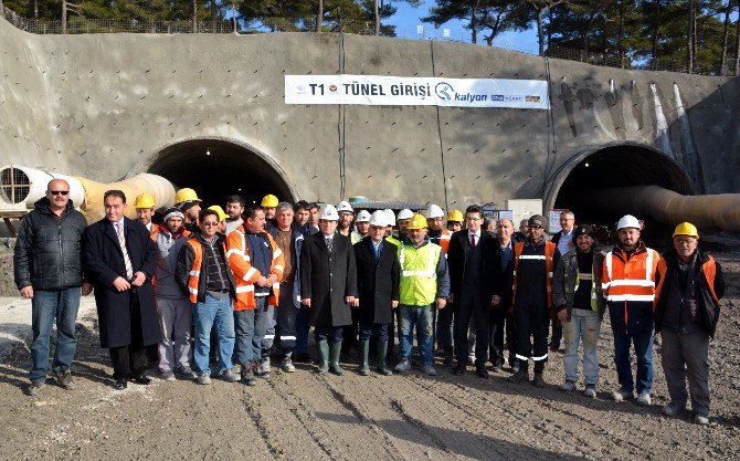 Turan, Çanakkale-izmir Karayolunda Yapılan Tünel İnşaatını Gezdi