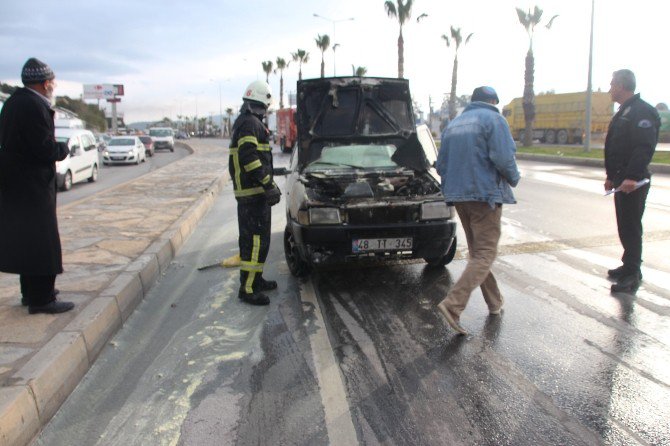 Bodrum’da Otomobil Bir Anda Alev Aldı