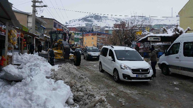 Kulp’ta Kar Temizleme Seferberliği