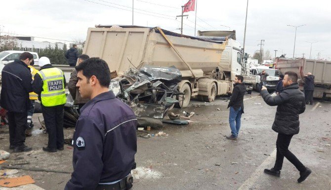 Freni Patlayan Kamyon 12 Aracı Biçti: 1 Ölü, 10’dan Fazla Yaralı