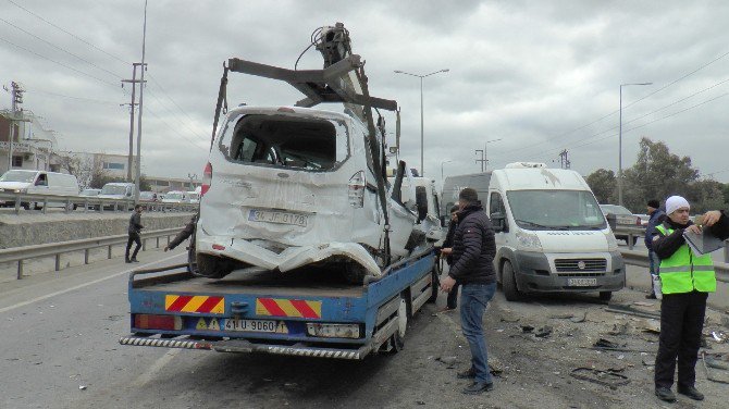 Kontrolden Çıkan Kamyon Dehşet Saçtı: 1 Ölü 17 Yaralı