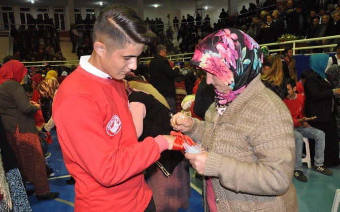 Asker Uğurlamasında Hüzün Ve Sevinç Bir Arada