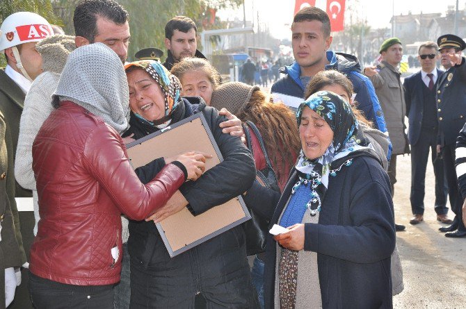 İzmir El Bab Şehidini Uğurladı