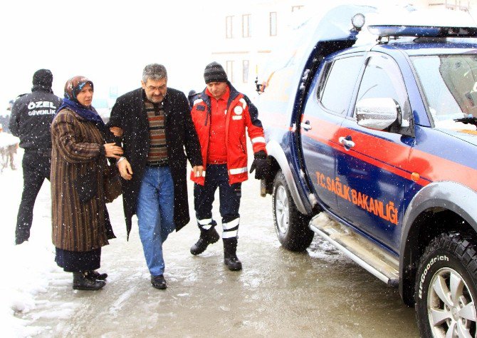 Sağlık Ekiplerinin Karla Mücadelesi