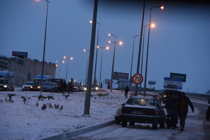 Sinop Yollar Buz Pistine Döndü