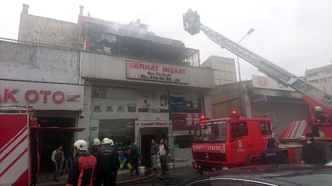 Zeytinburnu’nda Yangın Paniği