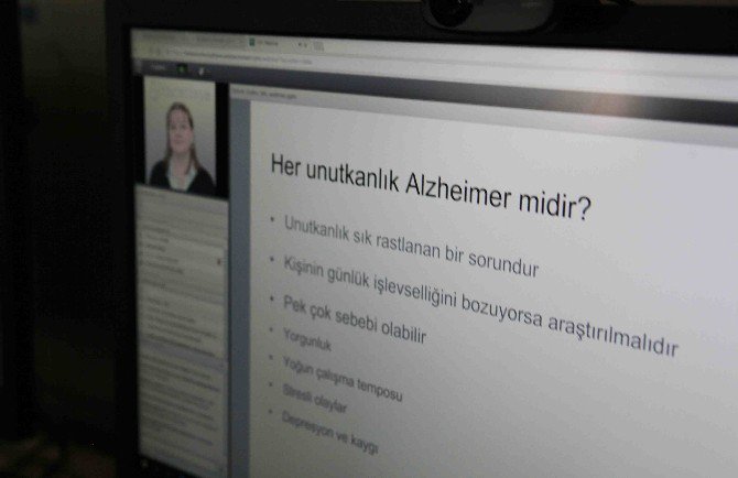 Bayraklı Kütüphanelerinde Online Seminer Dönemi