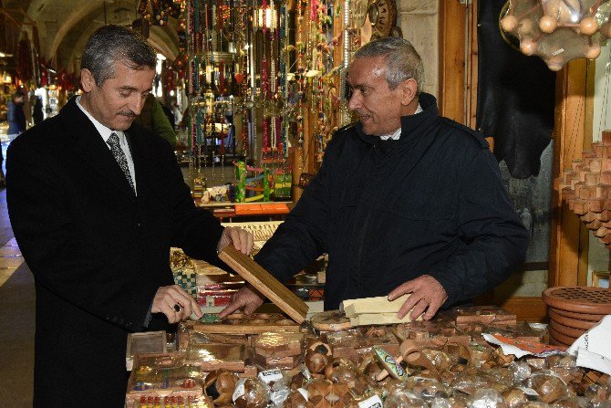 Belediye Başkanı Mehmet Tahmazoğlu, Esnafın Kahve Davetini Geri Çevirmedi