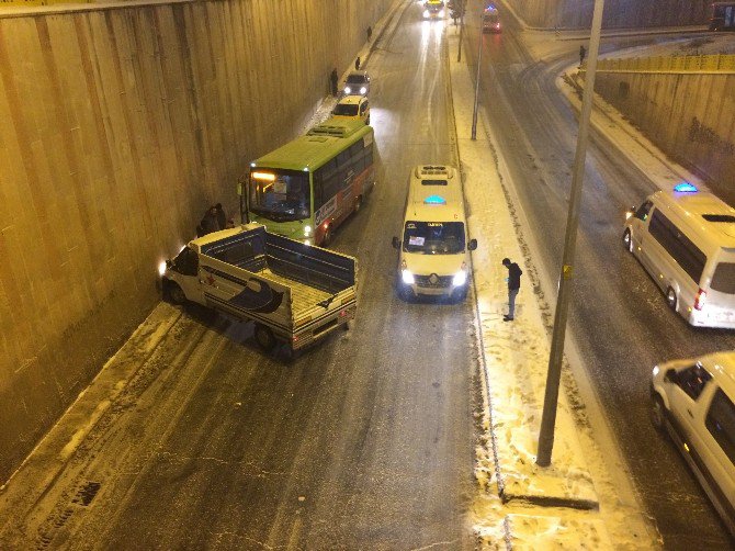 Diyarbakır’da Yollar Buz Pistine Döndü