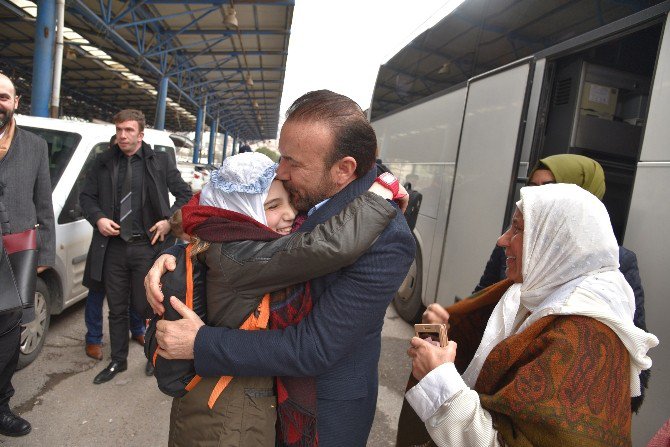 Başkan Doğan, Umre Ziyaretine Giden Kızına Kavuştu