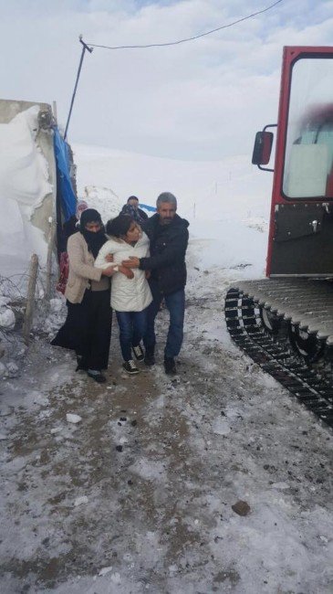 Doğu’da Hastaların İmdadına Kar Üstü Araçlar Yetişiyor