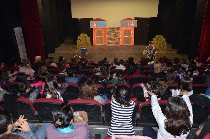 Kuşadası Belediyesi’nde Yarıyıl Çocuk Şenliği