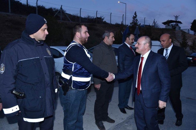 Vali Çakacak, Polis Uygulama Noktasını Denetledi